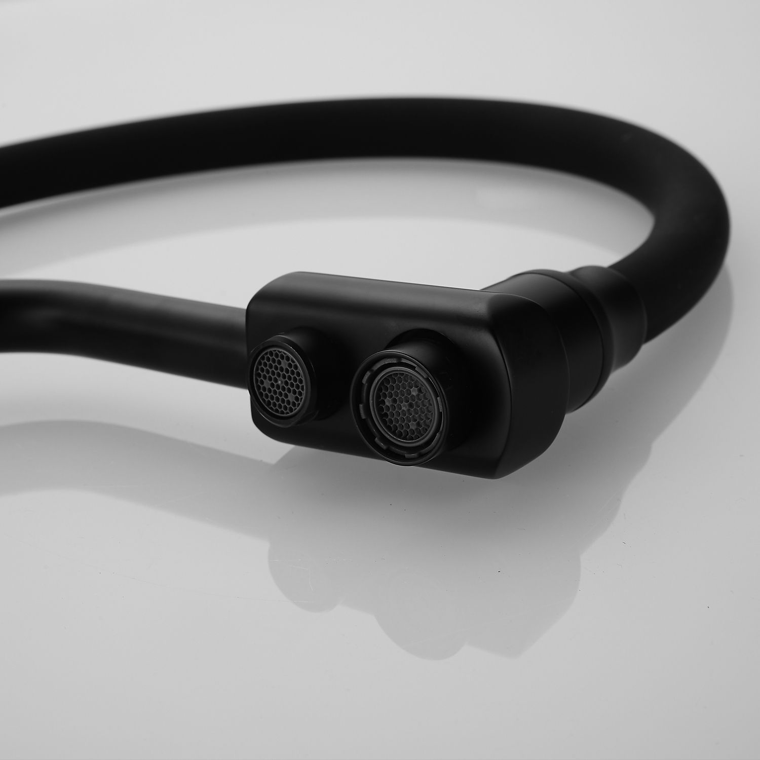 Смеситель для кухни с гибким изливом под фильтр Rose, R858H