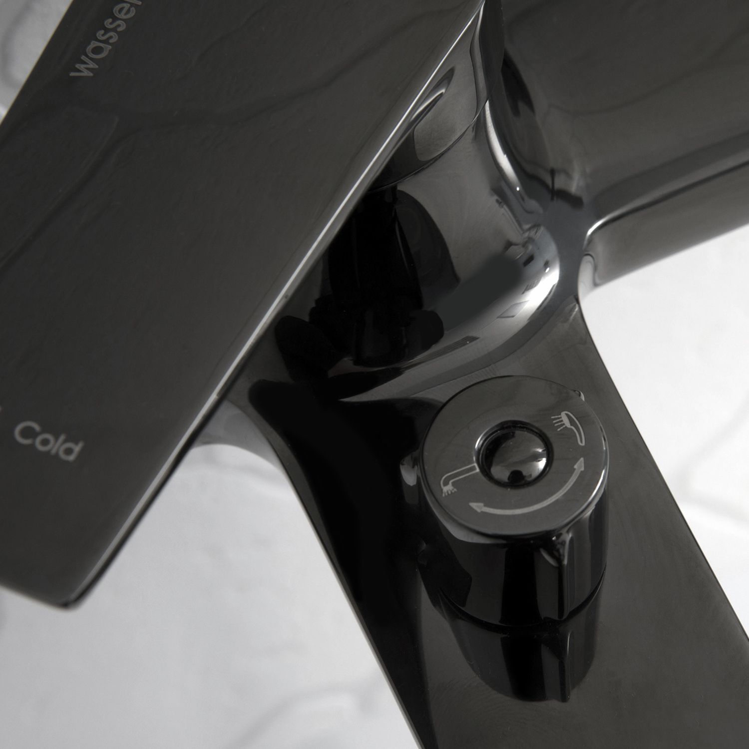 Смеситель для ванны с коротким изливом WasserKRAFT Glan, 6601