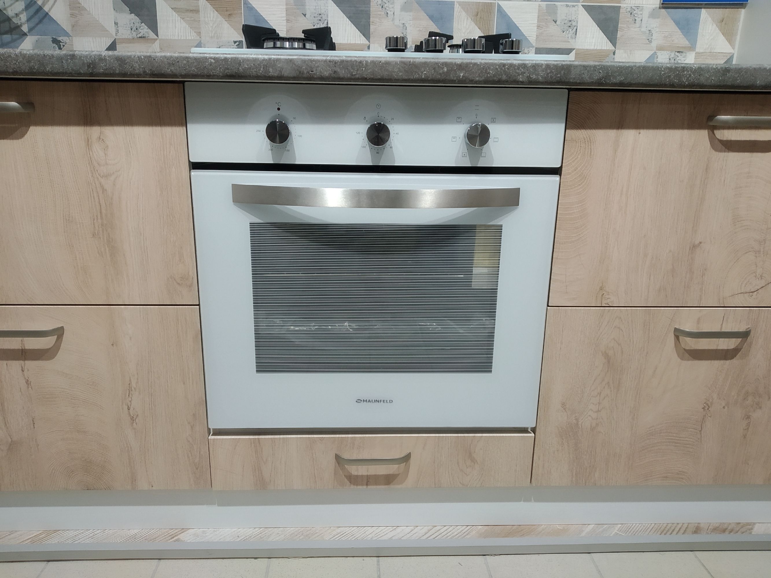 Шкаф духовой электрический Maunfeld EOEС.586W