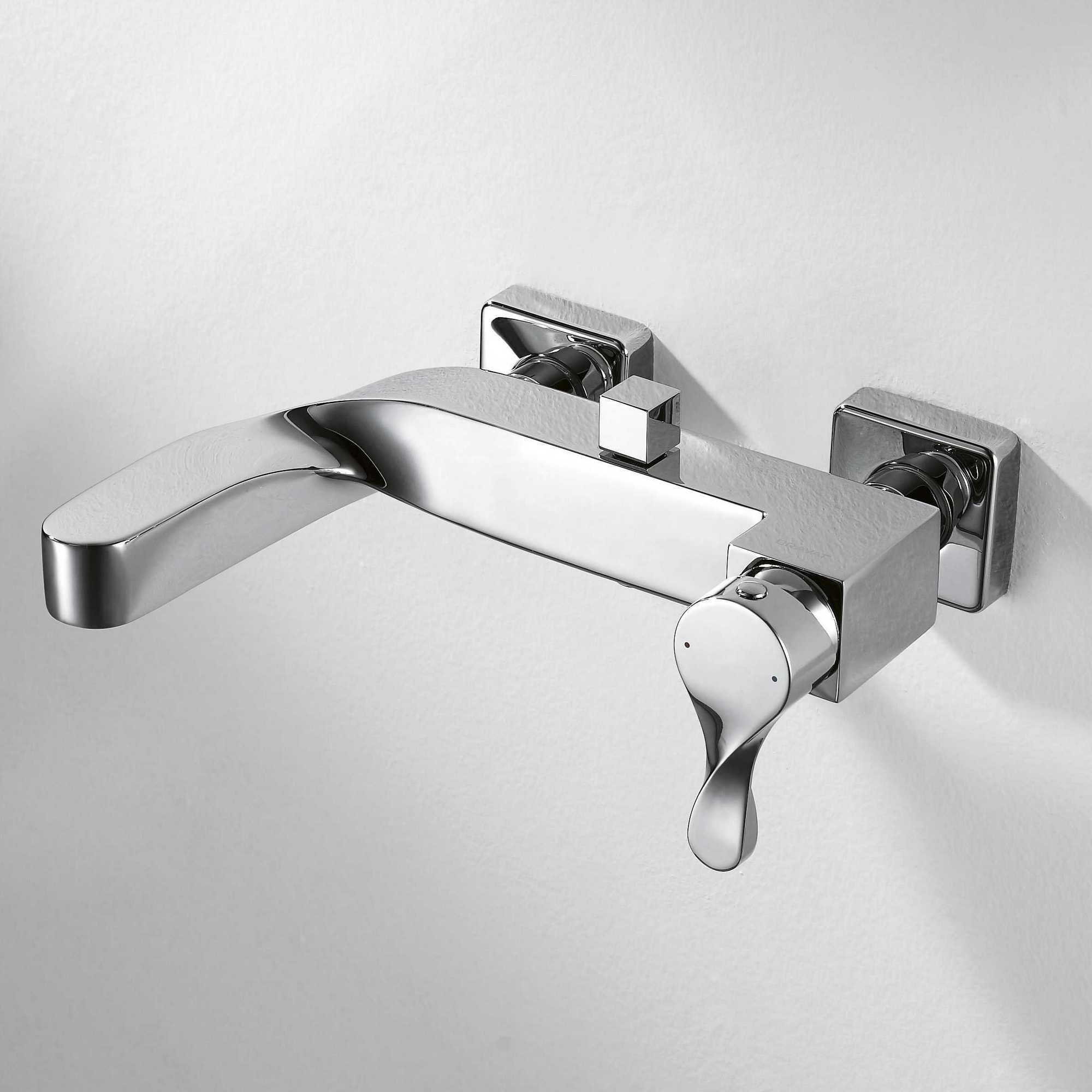 Смеситель для ванны Bravat Wave F674108C-01