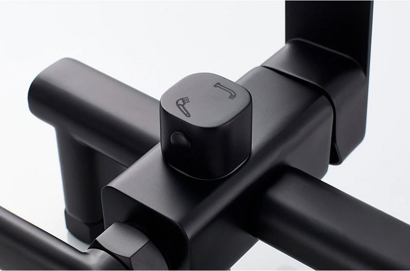 Смеситель для ванны черный Ledeme L2233B