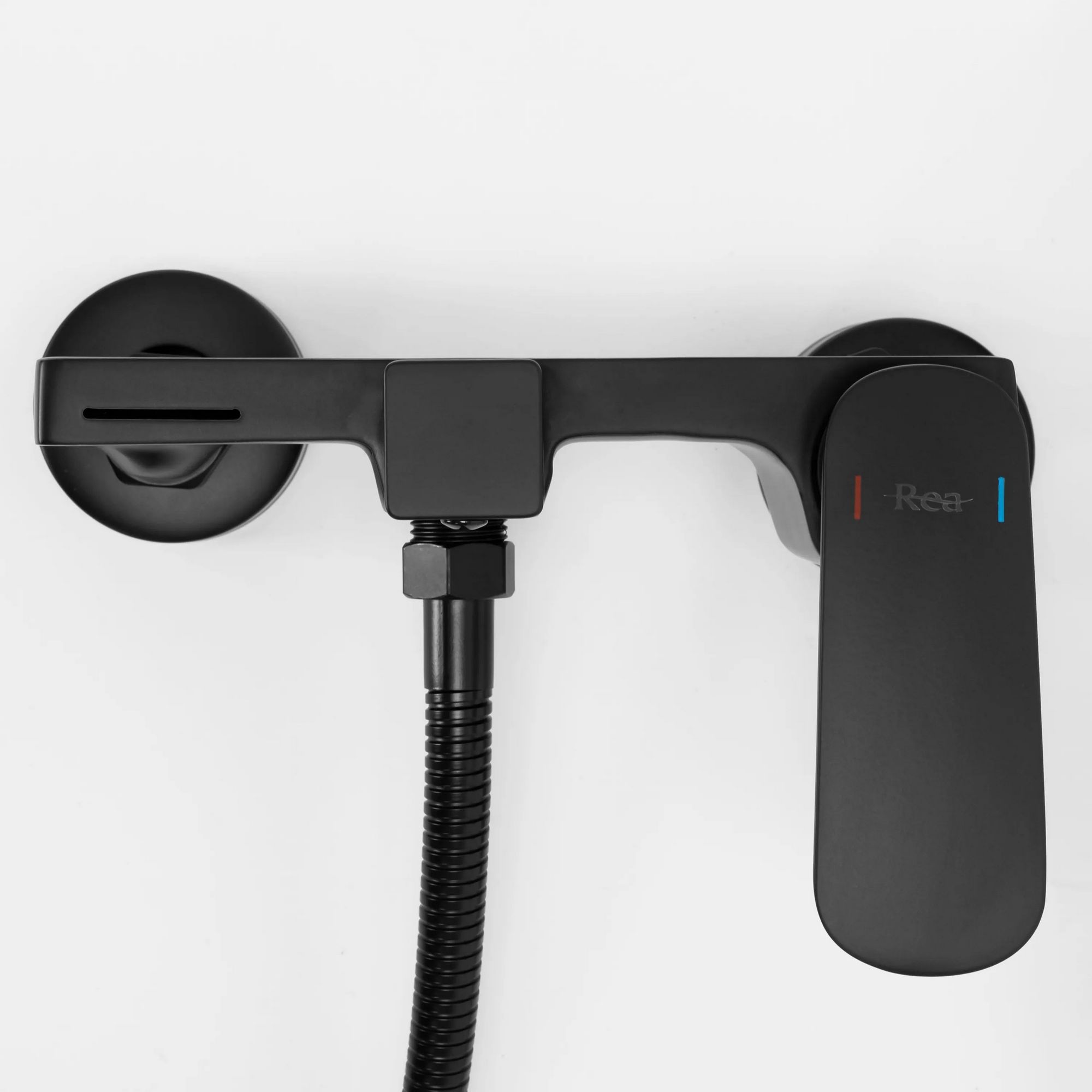 Смеситель для ванны Rea Berg Black, REA-B2040