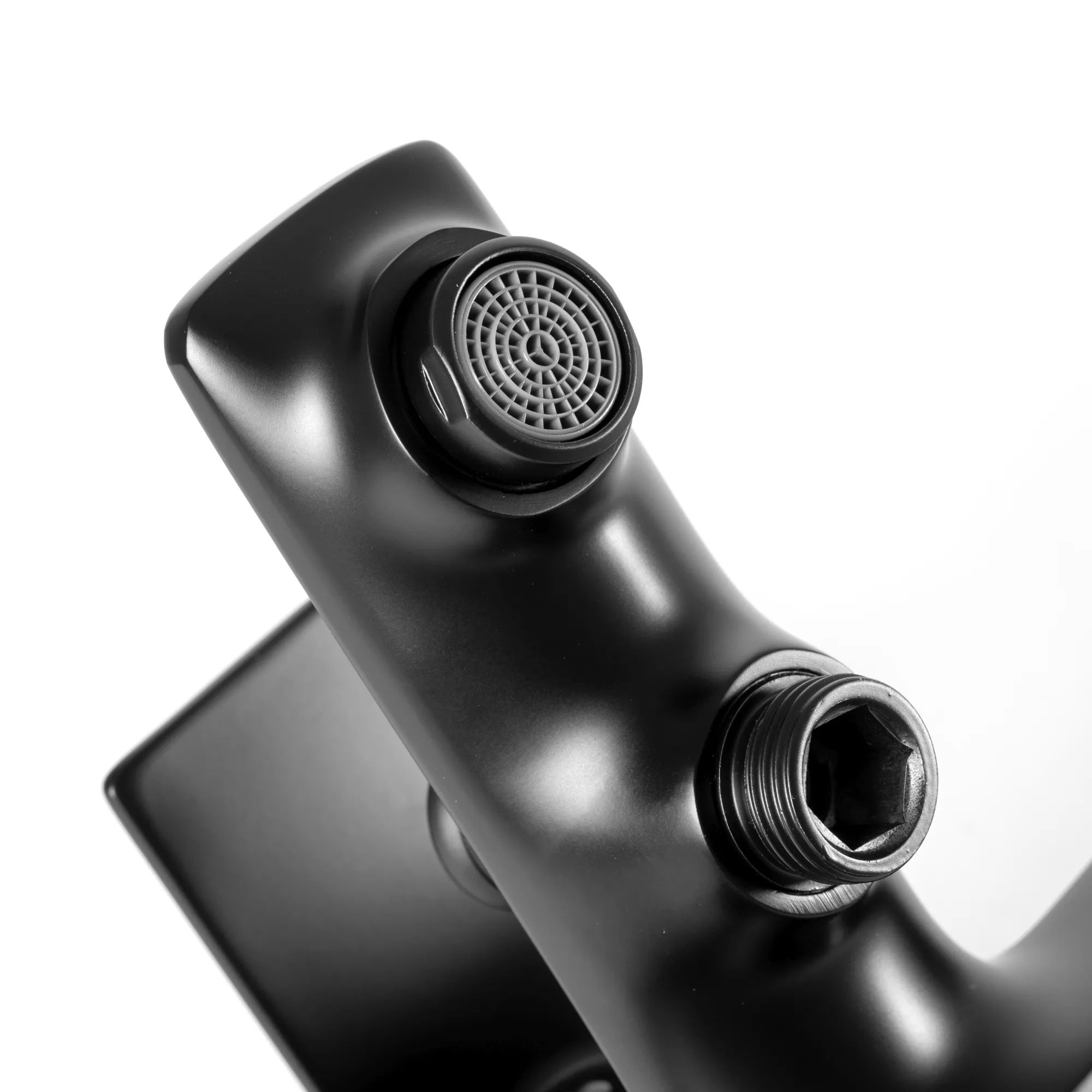 Смеситель для ванны Rea Mayson Black, REA-B9634