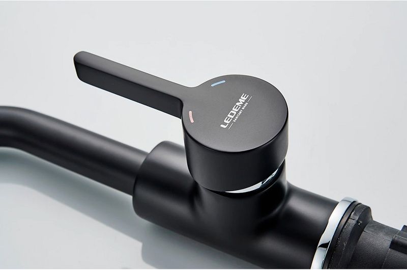 Смеситель для умывальника черный Ledeme L1099B