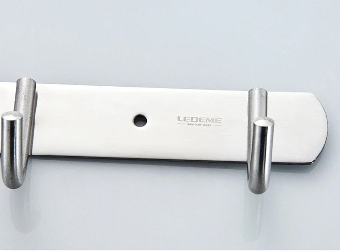 Планка с 4 крючками (сатин) Ledeme L70201-4