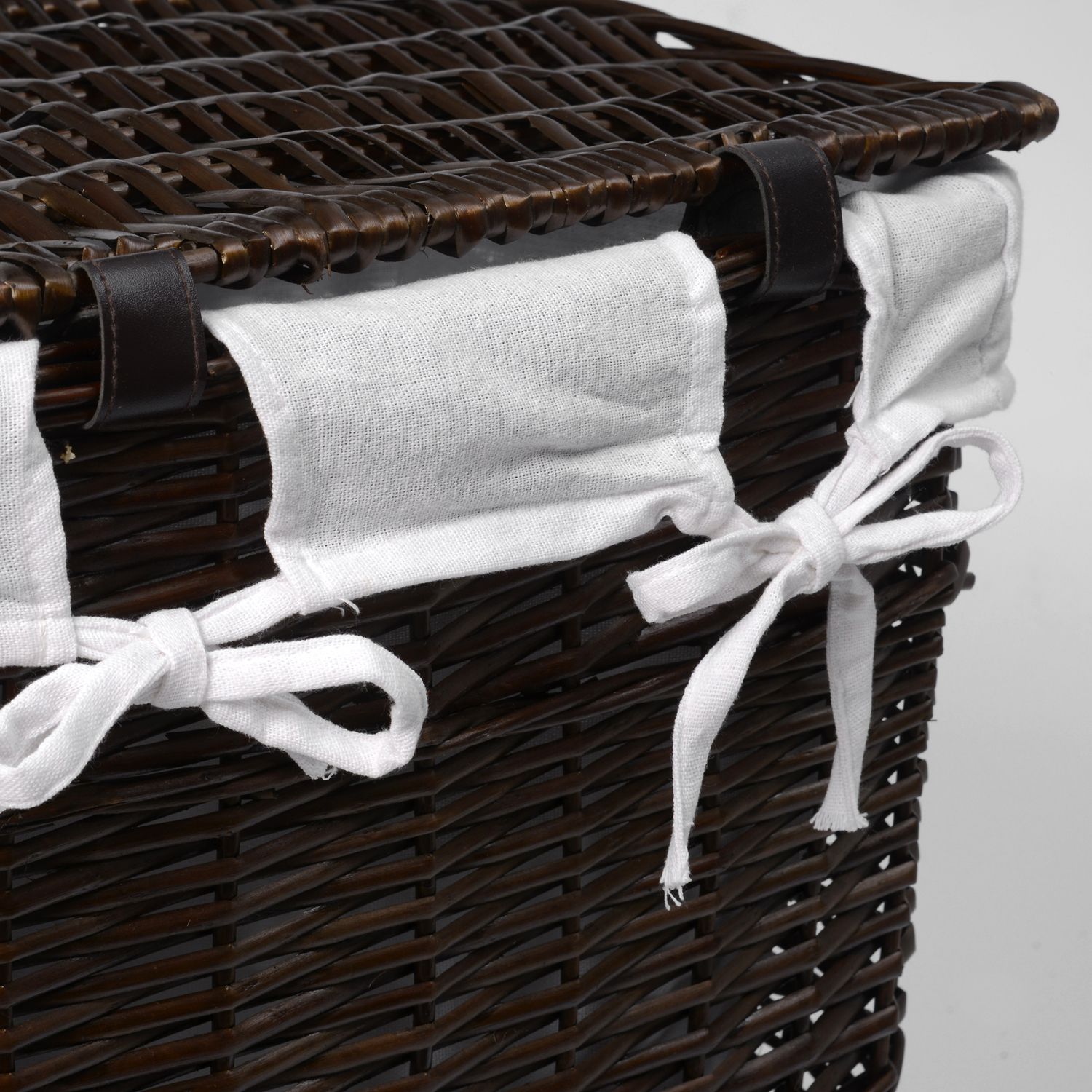 Плетеная корзина для белья с крышкой WasserKRAFT Isar, WB-130-M