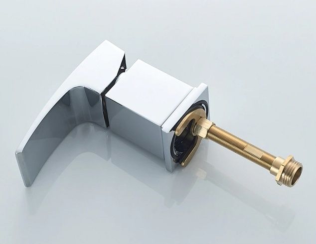 Смеситель врезной в борт ванны Ledeme L1198