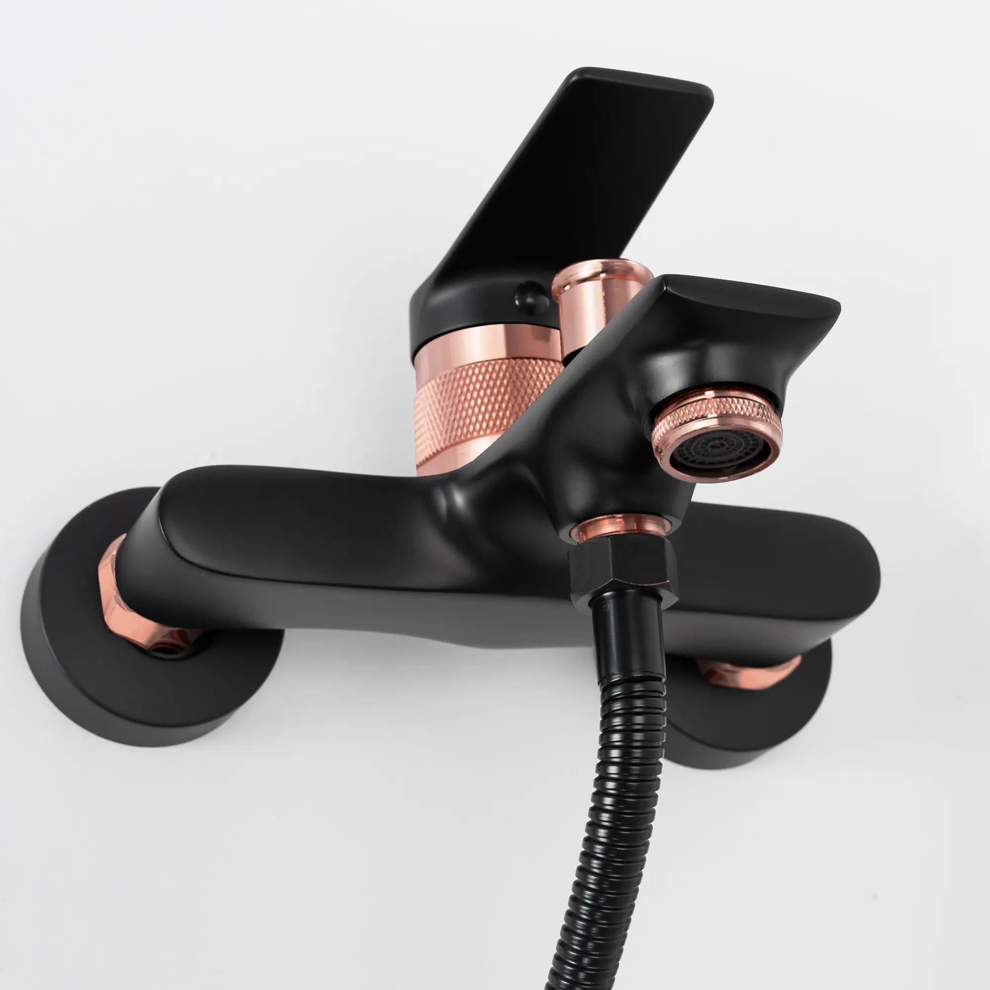 Смеситель для ванны Rea Viral Black/Rose Gold, REA-B2027