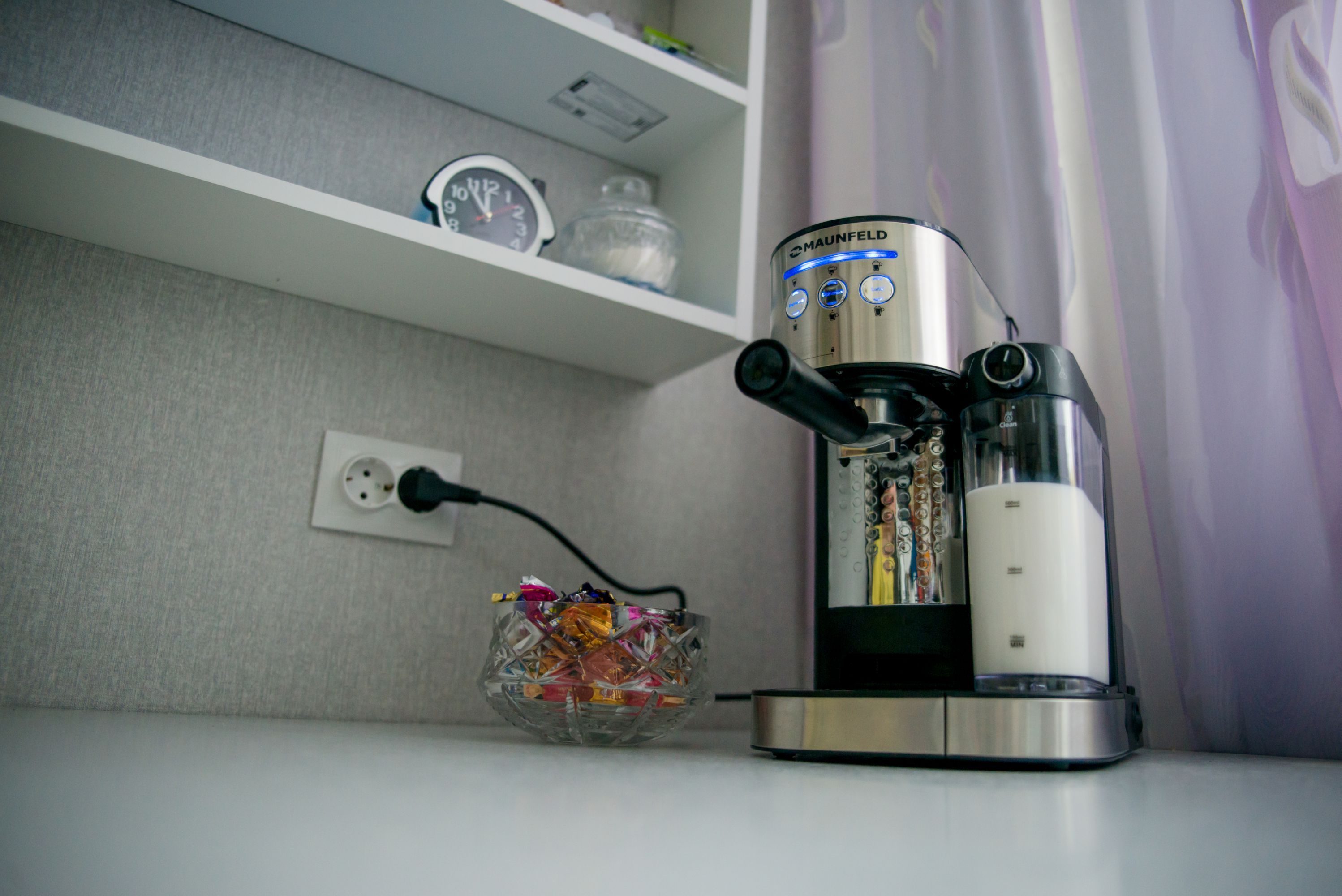 Кофемашина рожкового типа Maunfeld MF-720S PRO