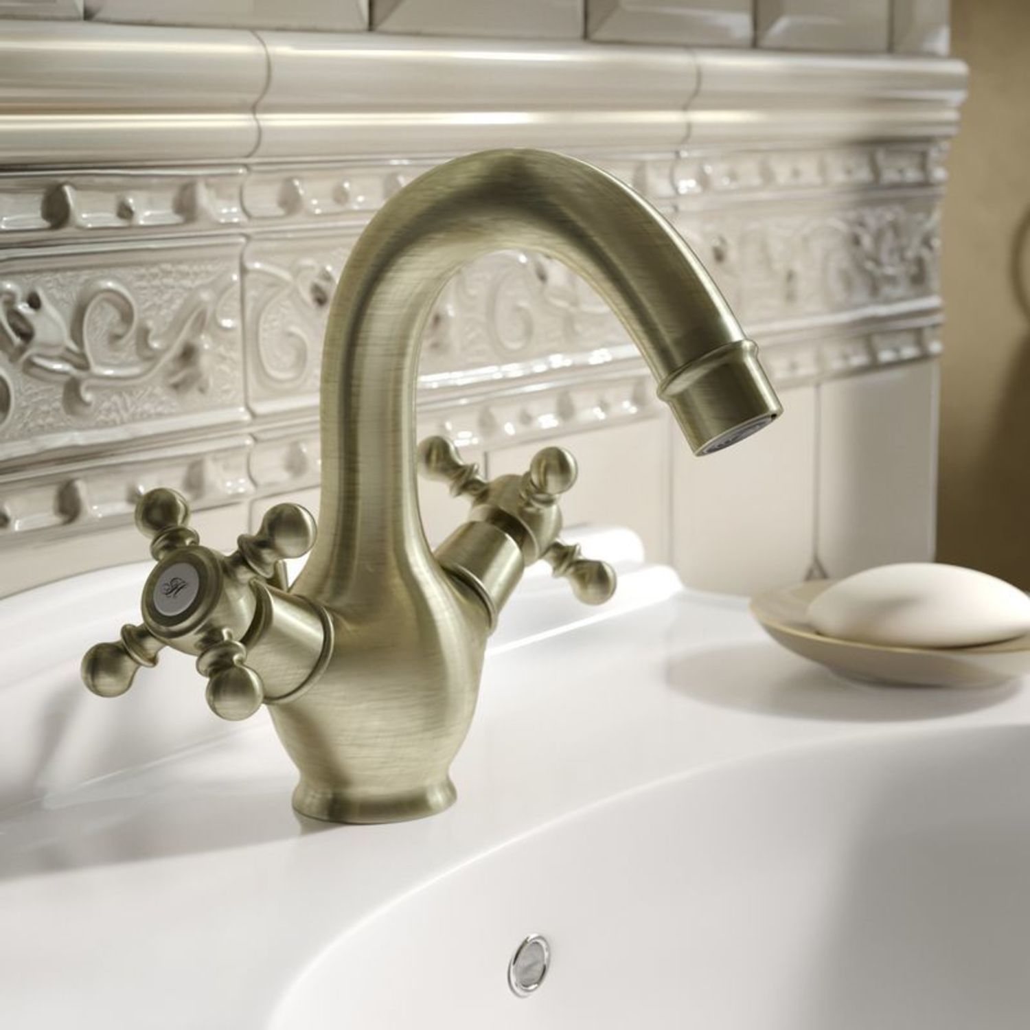 Смеситель для умывальника, Iddis Sam, SAMBR00i01