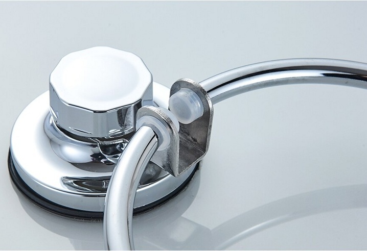 Кольцо для полотенца на присоске Ledeme L3704