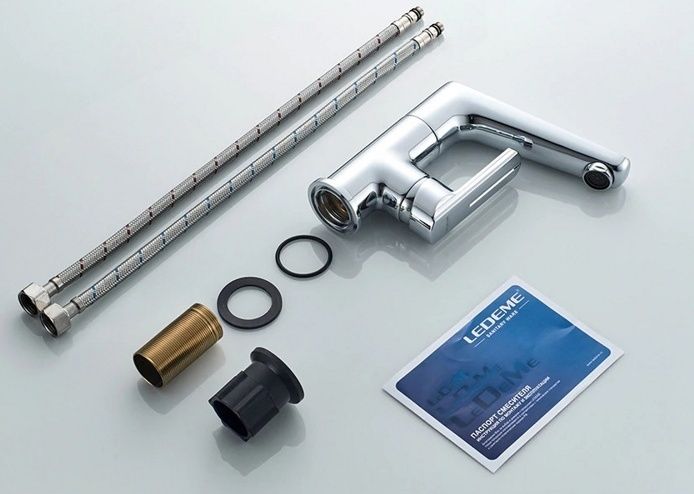 Смеситель для умывальника с поворотным изливом Ledeme L1066