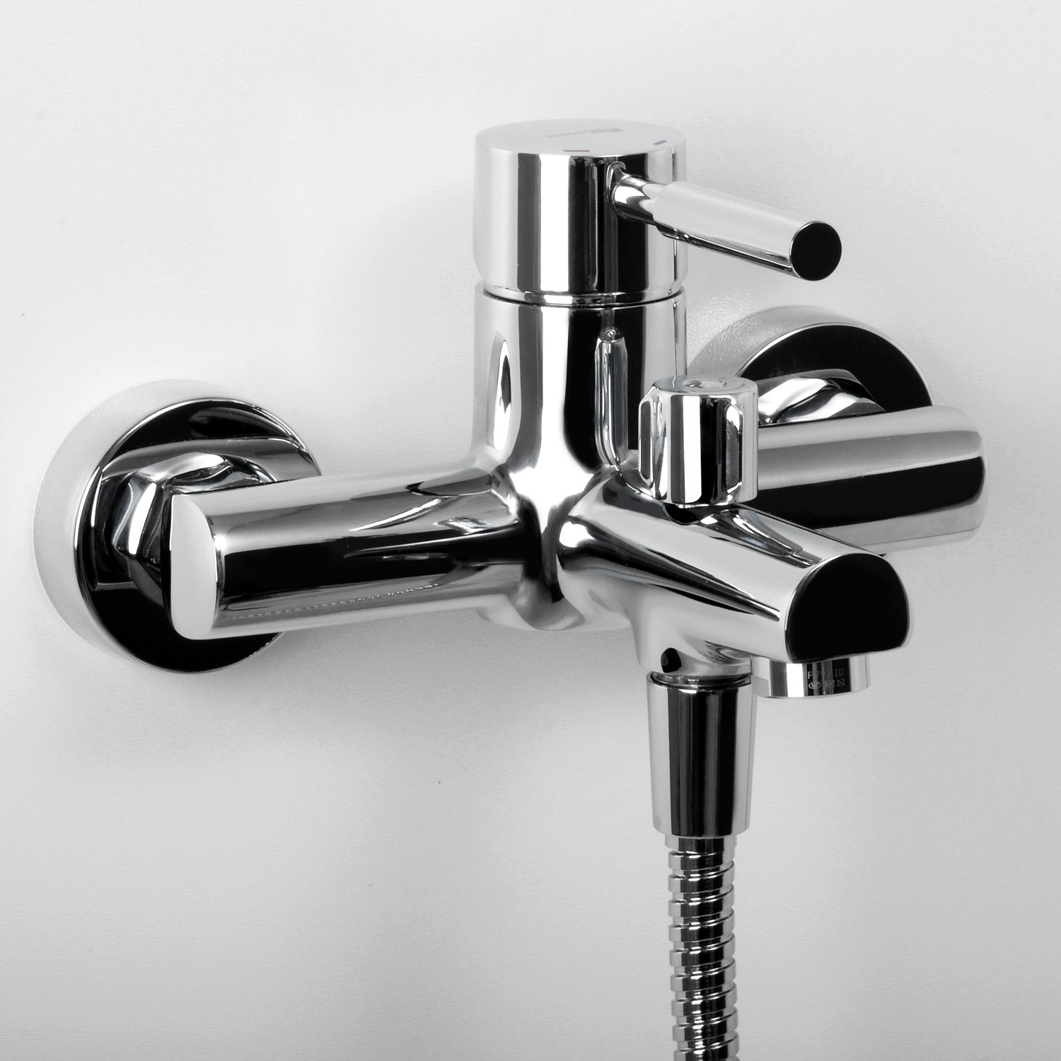 Смеситель для ванны с коротким изливом WasserKRAFT Main, 4101