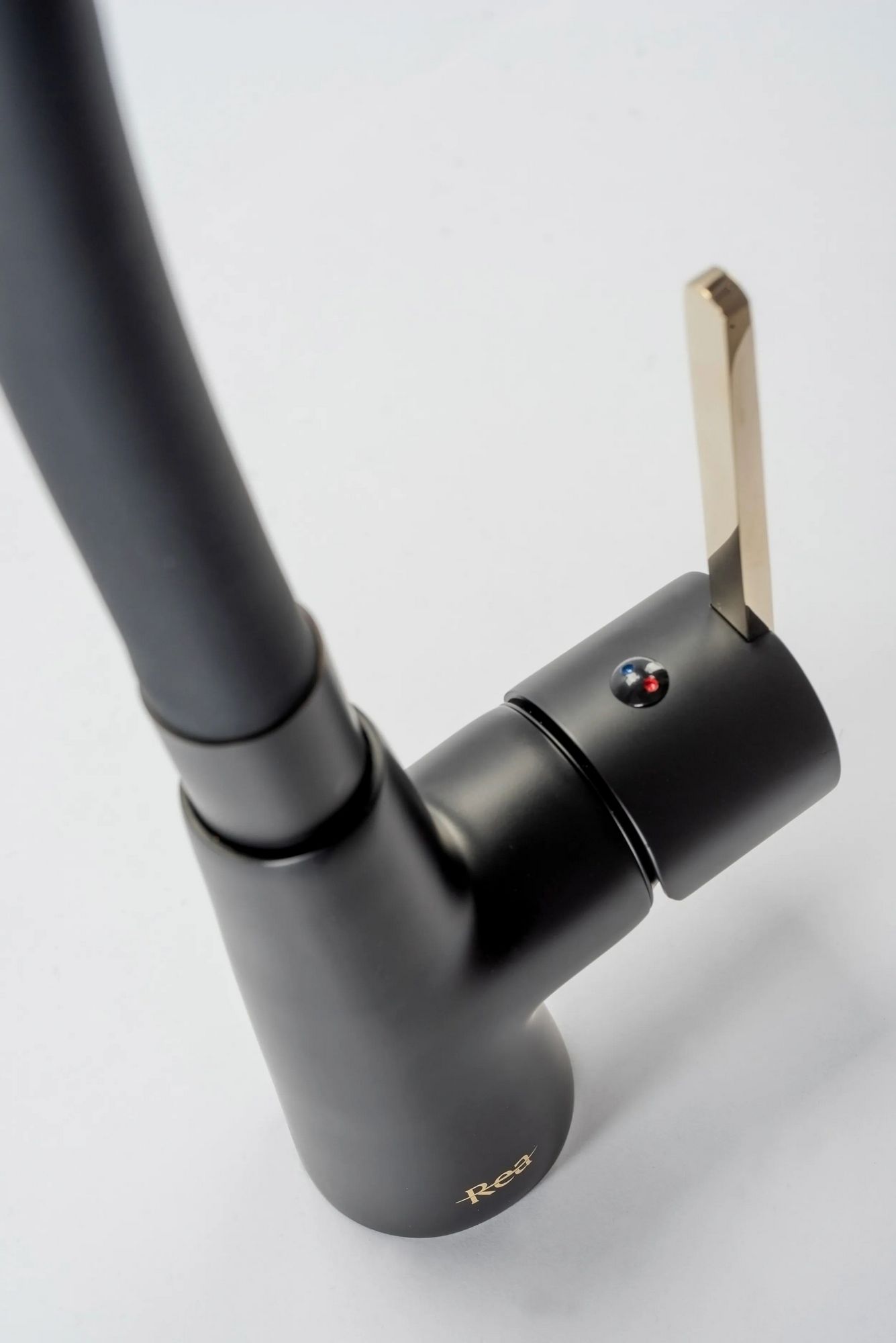 Смеситель для кухни Rea Icon Gold/Black, REA-B5682