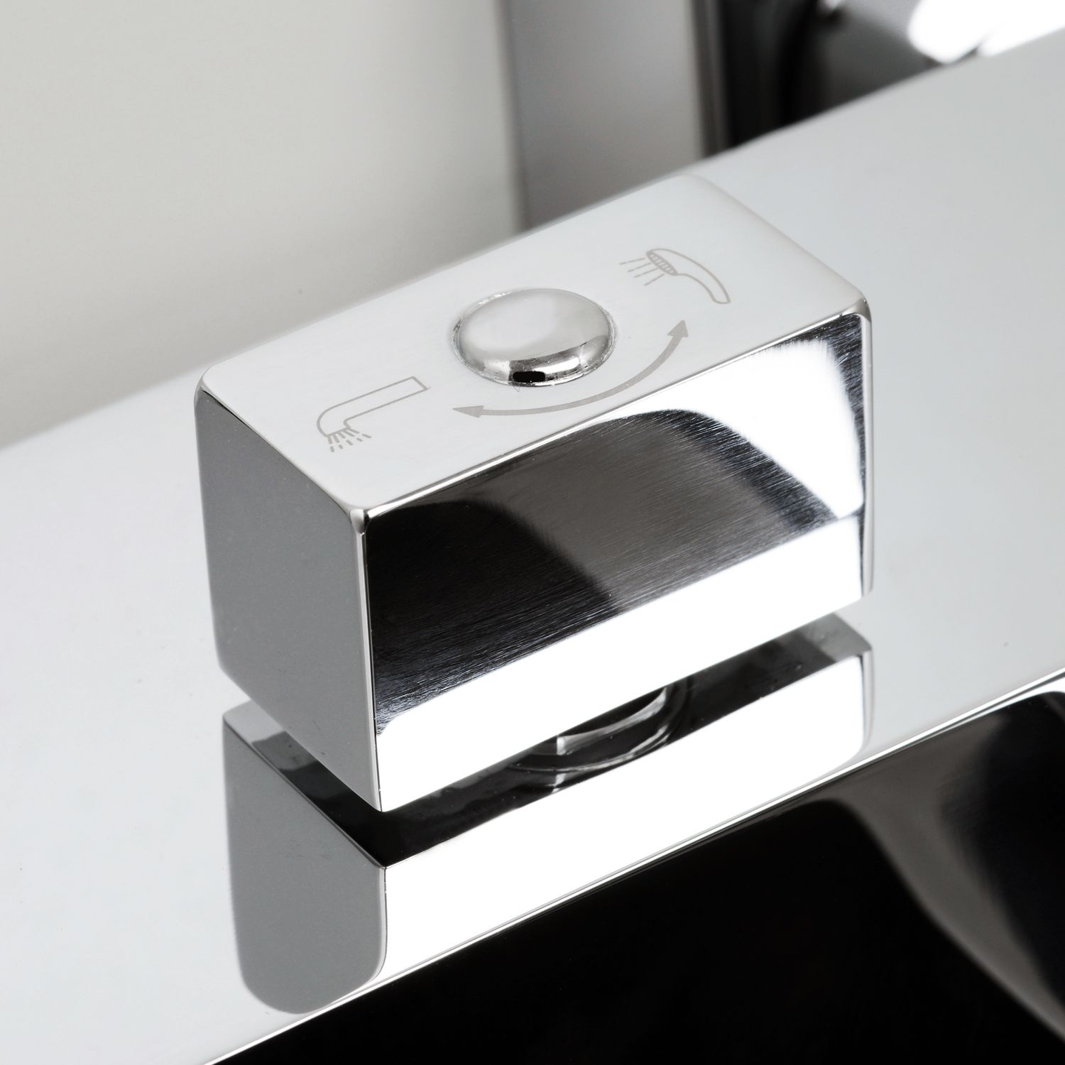 Смеситель для ванны с коротким изливом WasserKRAFT Aller, 1061