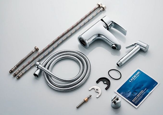 Смеситель для умывыльника с лейкой Ledeme L1264