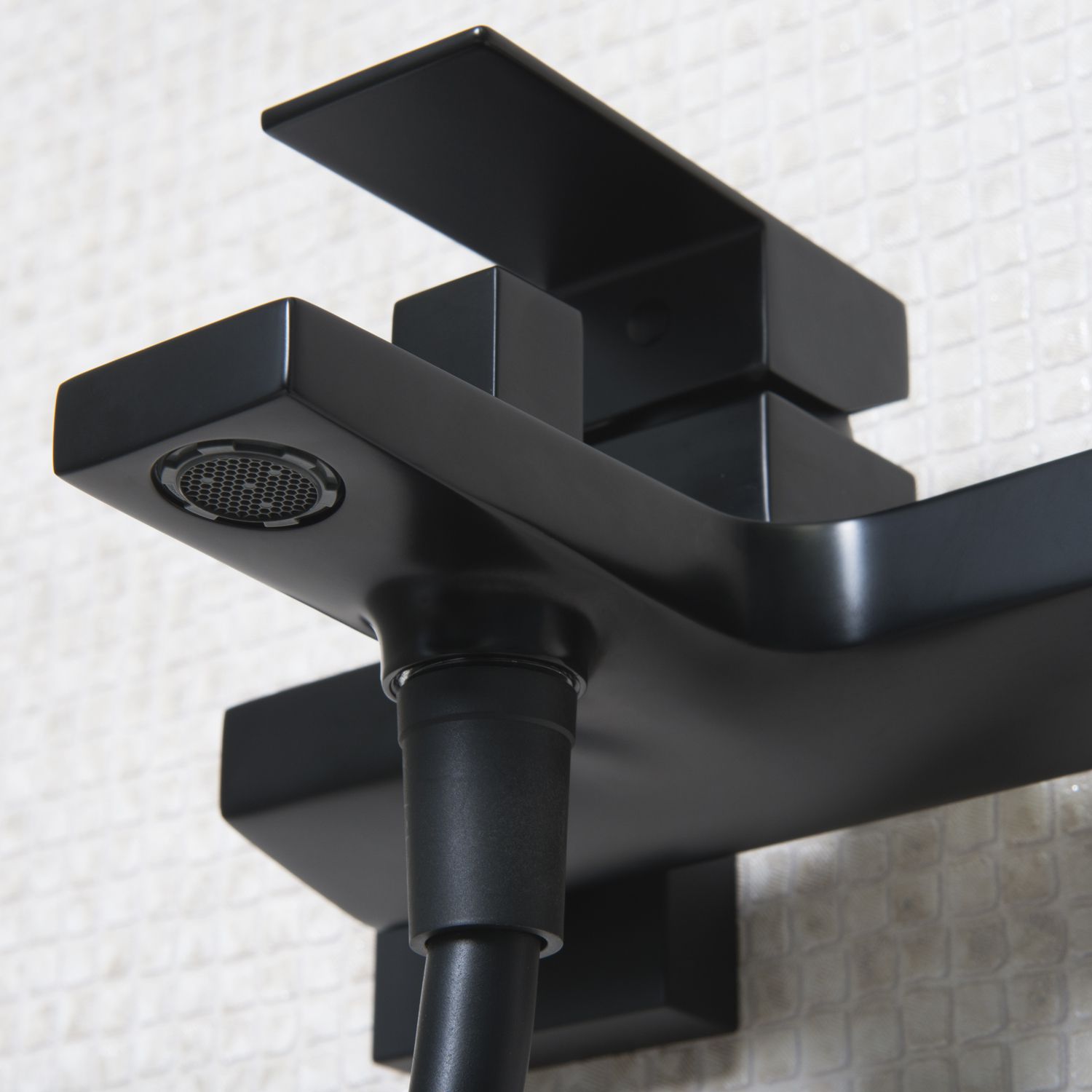 Смеситель для ванны с коротким изливом WasserKRAFT Abens, 2001