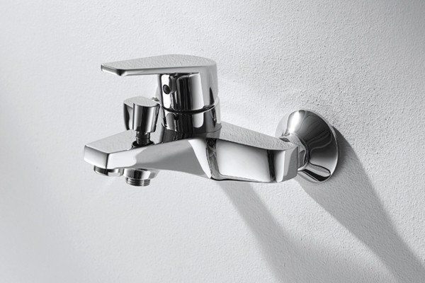 Смеситель для ванны Bravat Line F65299C-1