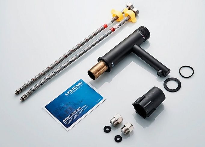 Смеситель для умывальника черный Ledeme L1076B