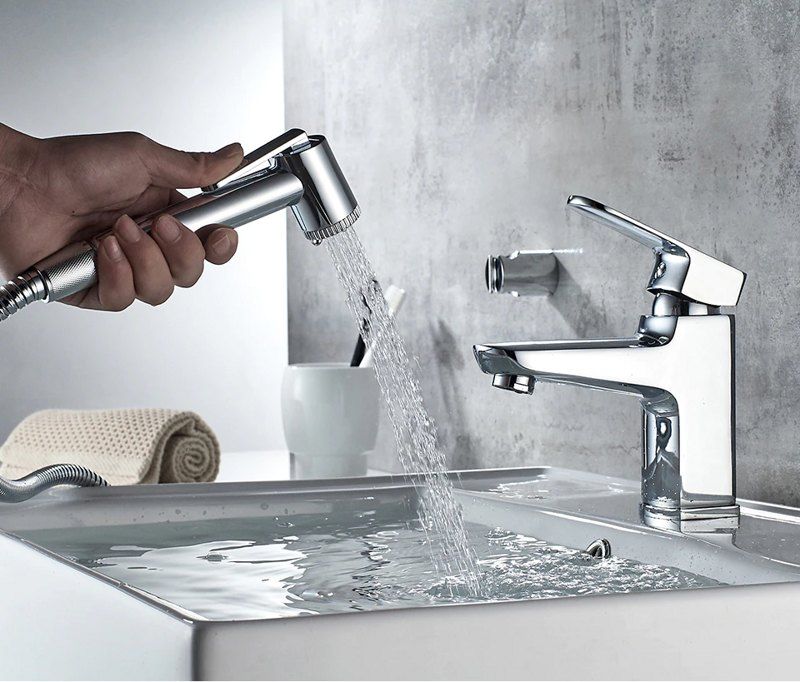 Смеситель для умывыльника с лейкой Ledeme L1254