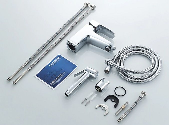 Смеситель для умывыльника с лейкой Ledeme L1254