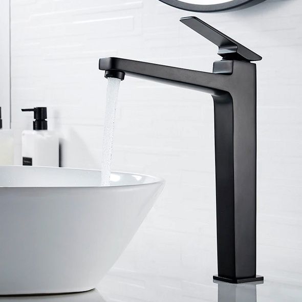 Смеситель для умывальника высокий черный Ledeme L1178B