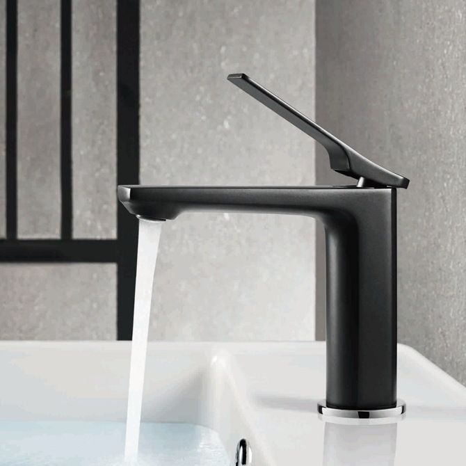 Смеситель для умывальника черный Ledeme L1075B