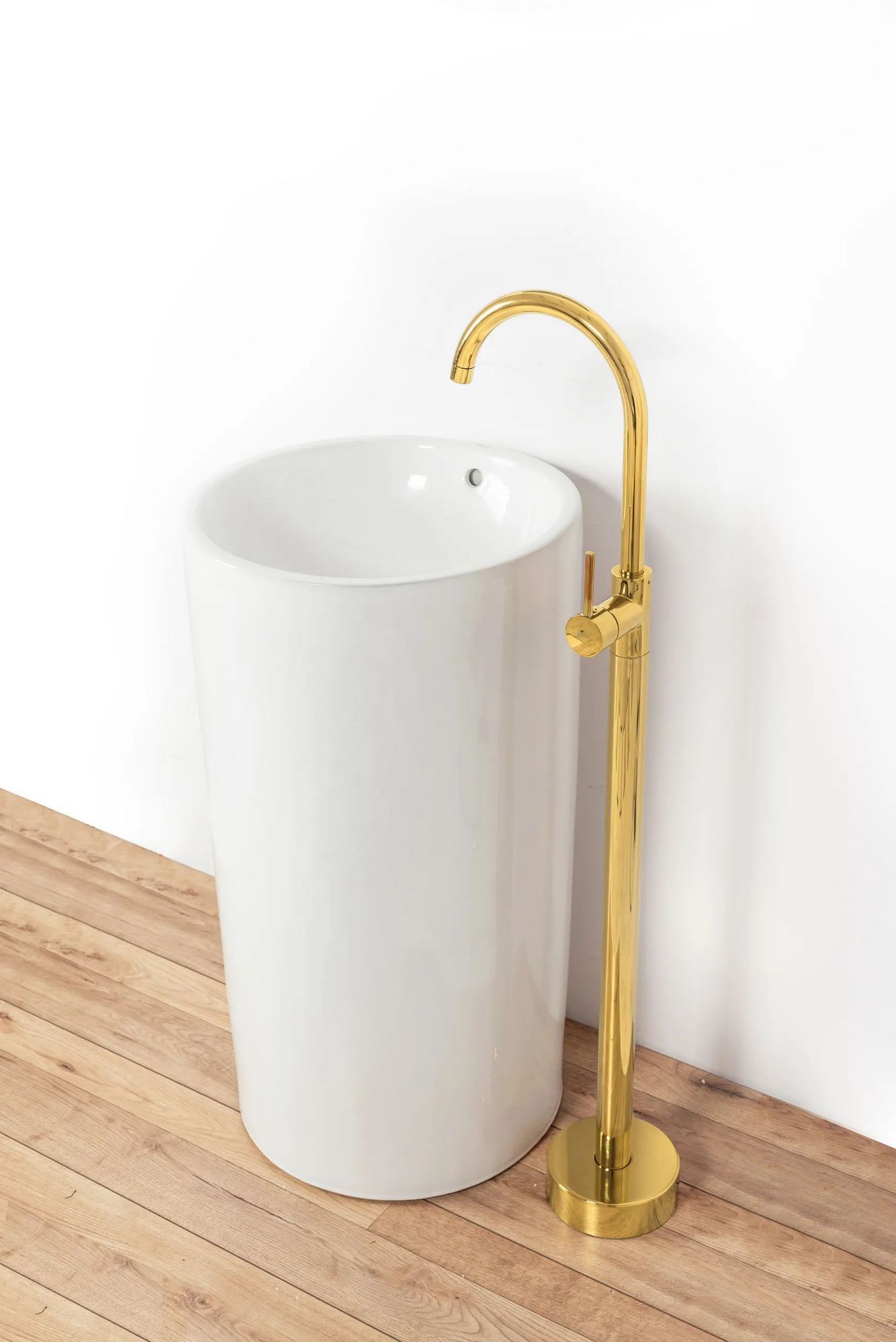 Смеситель для ванны Rea Ortis L.Gold, REA-B4890