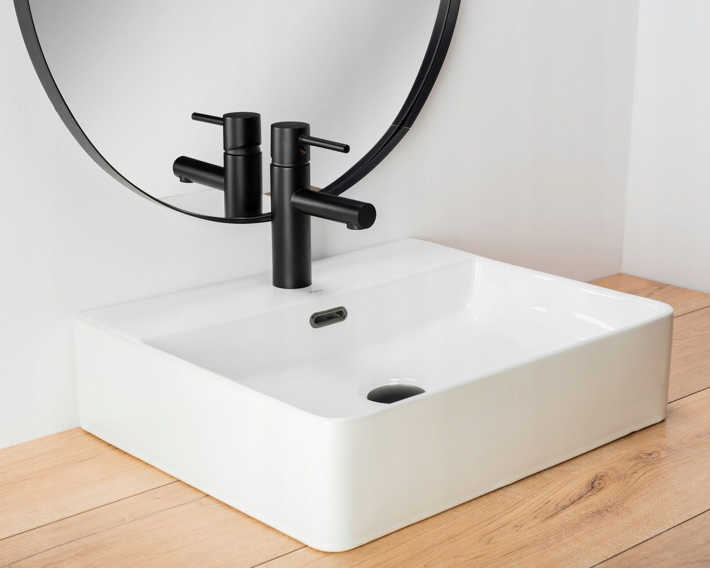 Смеситель для умывальника Rea Tess Black, REA-B8881