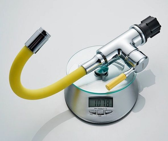 Смеситель для умывальника с гибким изливом желтый/хром Ledeme L1399-4