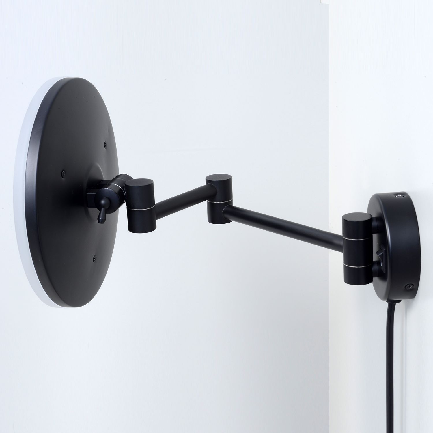 Зеркало с LED-подсветкой, 3-х кратным увеличением WasserKRAFT, K-1004BLACK