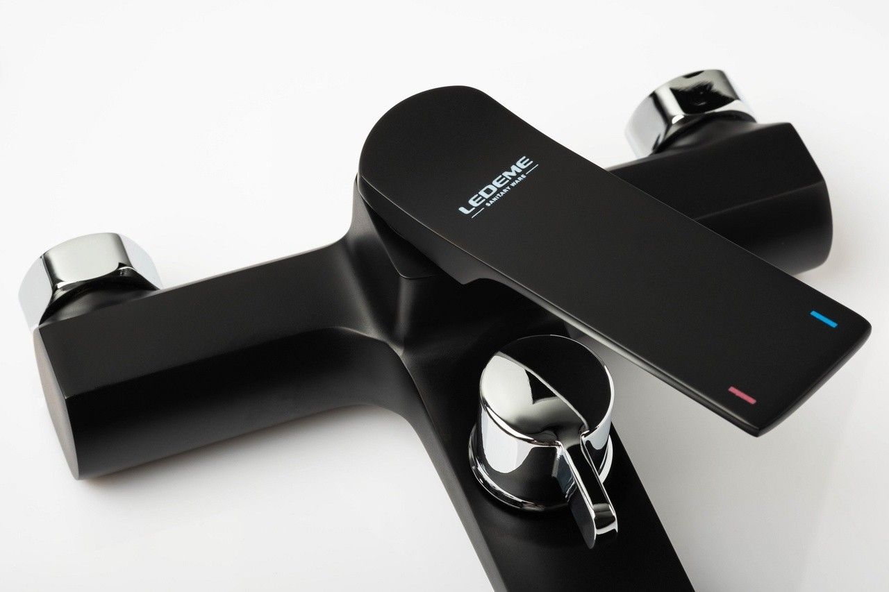 Смеситель для ванны черный Ledeme L3275B