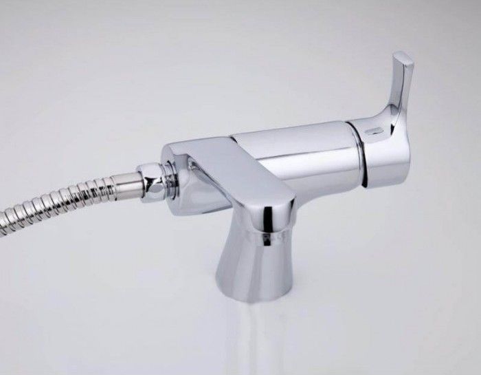 Смеситель для умывальника с гигиеническим душем Frap F1252