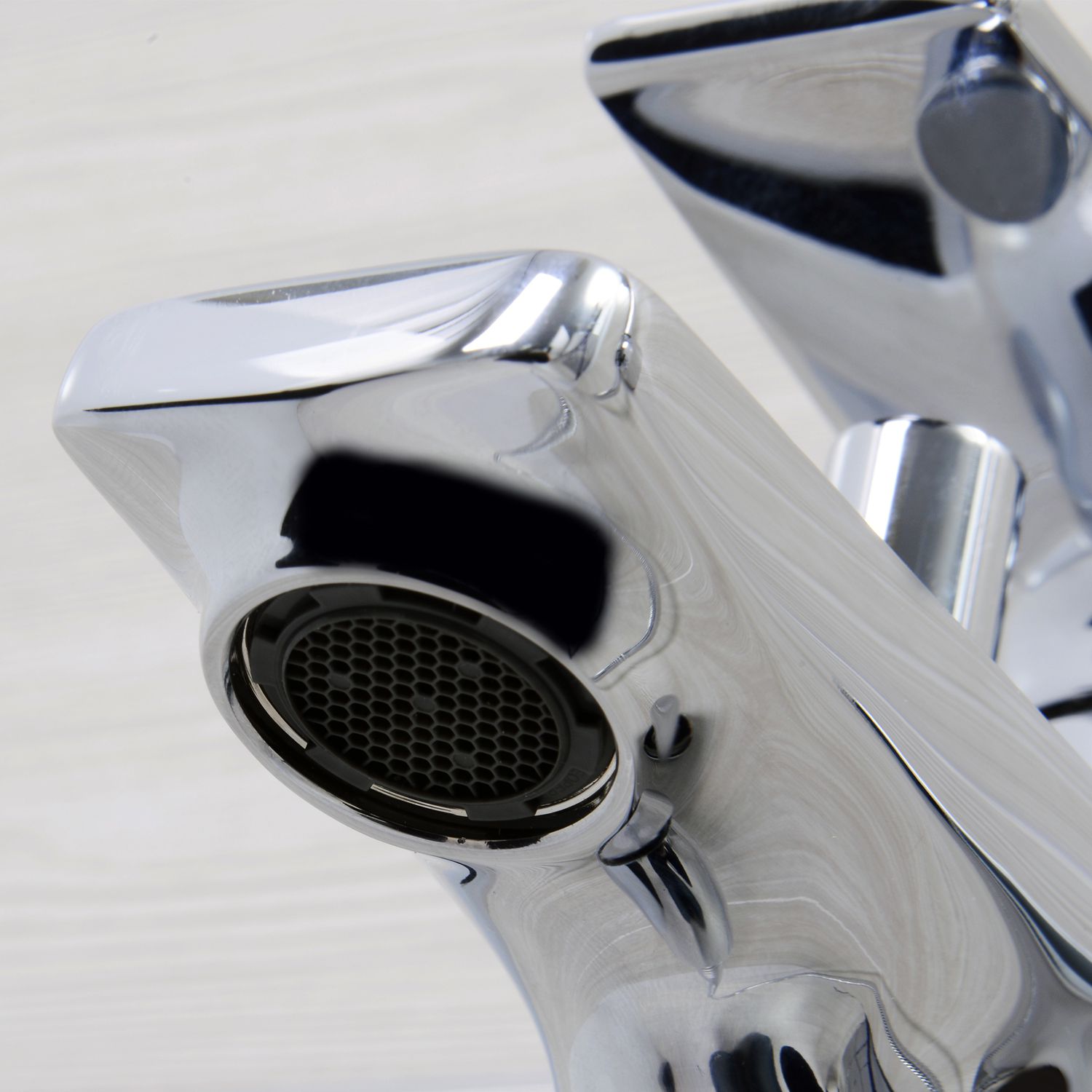 Смеситель для ванны с коротким изливом WasserKRAFT Lopau, 3201