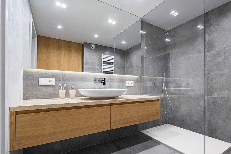 Мраморный душевой поддон Good Door Stella белый